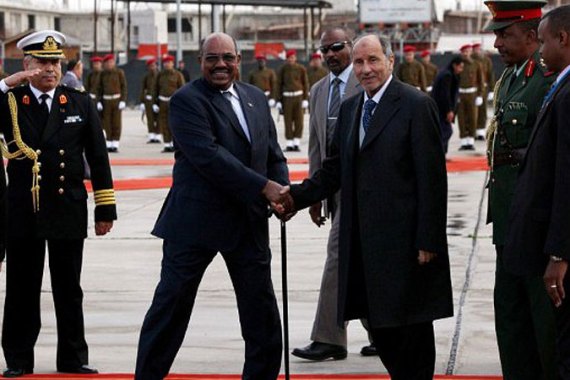 Bashir visits Libya