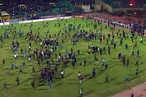 Scores killed in Egypt football violence