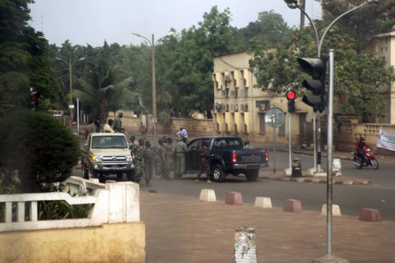 Mali soldiers storm state broadcaster
