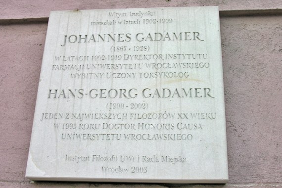 Gadamer plaque [CC/Bonio]