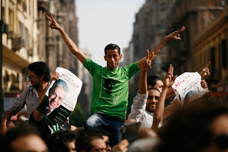 Hamdeen Sabahi campaigns in Cairo