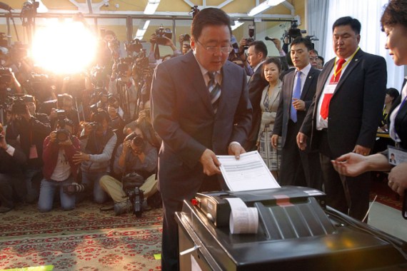 The President of Mongolia, Tsakhia Elbegdo voting