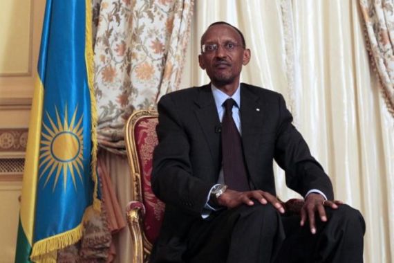 President Paul Kagame of Rwanda poses du