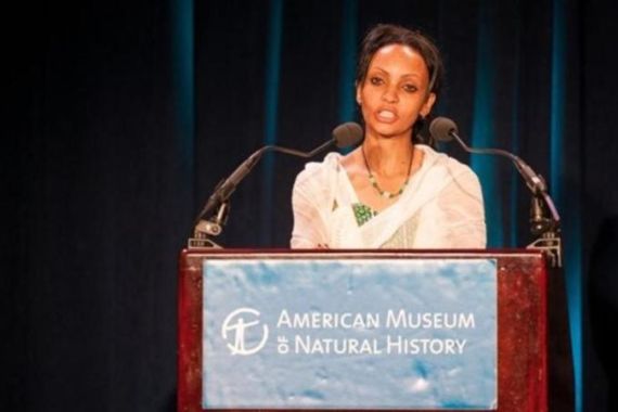 Serkalem Fasil accepts 2012 PEN/Barbara Goldsmith Freedom to Write Award for Eskinder Nega