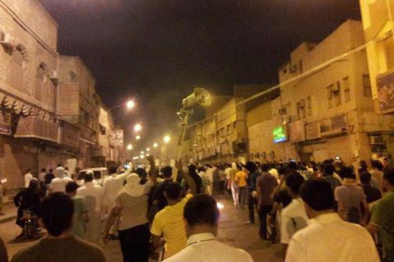 Protesters clash with security forces in Qatif