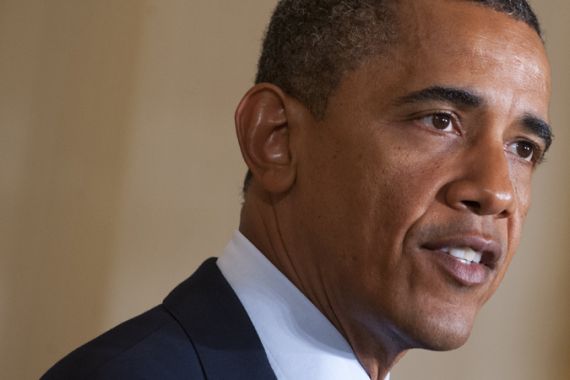 Obama pushes to extend middle class tax cuts
