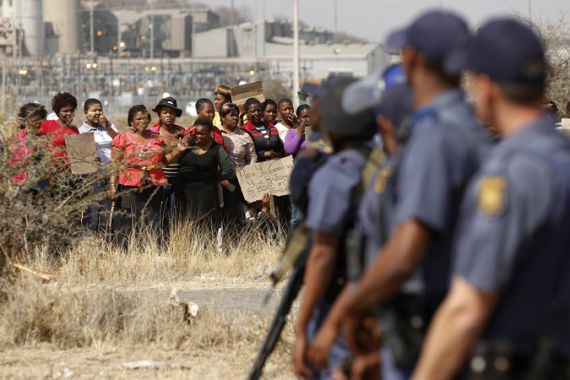 Women in South Africa protest against killing of miners by police