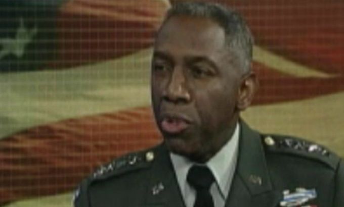 US general charged with personal use of public funds