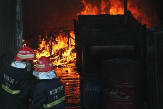الحلاق منديل المزيد والمزيد  Fire in factory claims lives in Pakistan | Humanitarian Crises News | Al  Jazeera