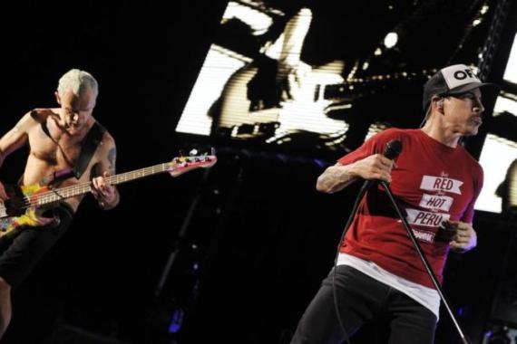 Red Hot Chili Peppers Perform in Zurich