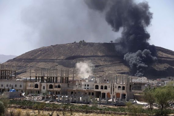 Blast at Yemen military base kills