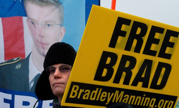 Listening Post - Abandoning Private Manning