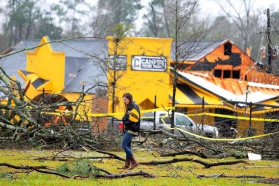 Large Tornado Causes Widespread Damage In Mississippi