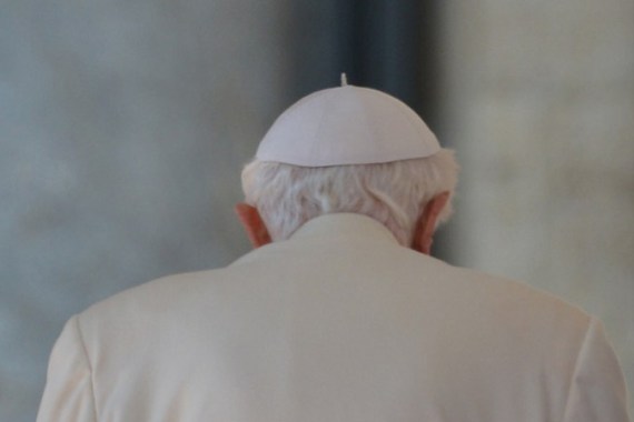 Pope Bendedict XVI leaves altar of his last weekly audience