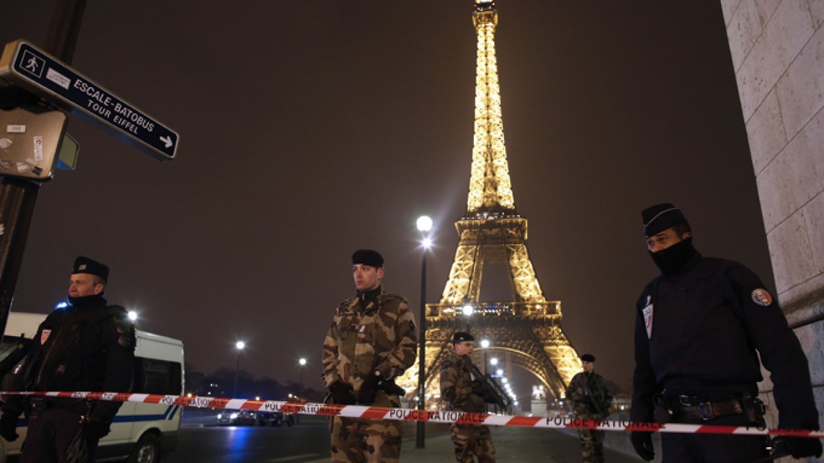 German tourist killed in stabbing near Eiffel Tower in Paris | News
