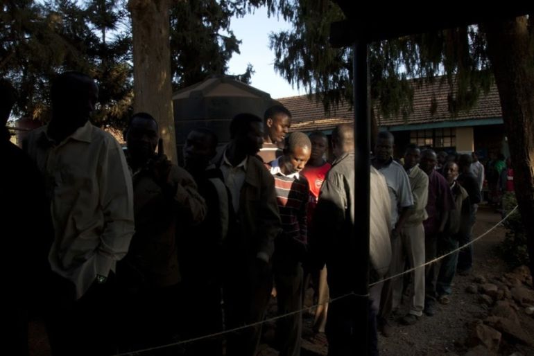 Voters queue