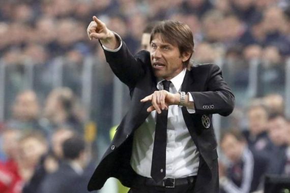 Juventus coach Conte reacts during their Champions League quarter-final second leg soccer match against Bayern Munich in Turin