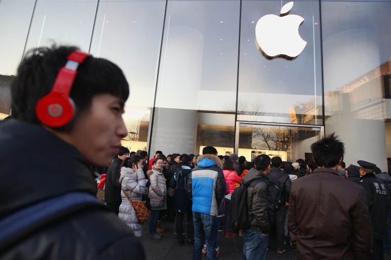 Apple issues apology in China over service policies