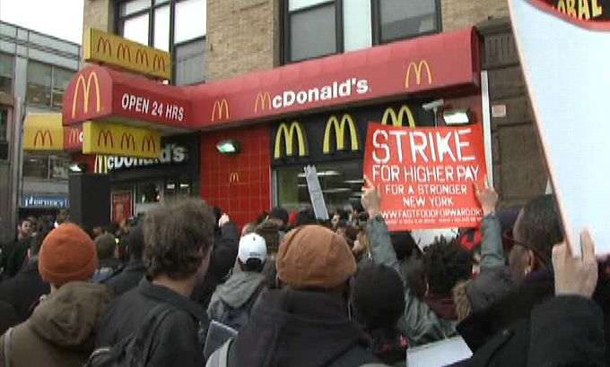 new york fast food workers go on strike
