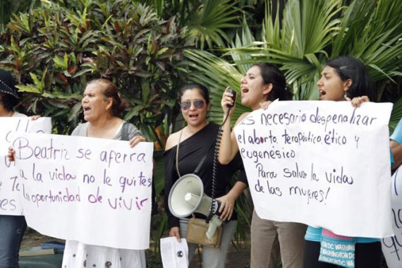 Women protest in San Salvador against the denial of an abortion to a woman known only as Beatriz [Amnesty International]