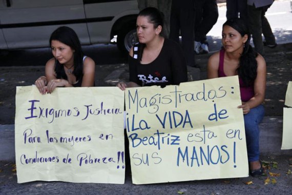Women protest in San Salvador against the denial of an abortion to a woman known only as Beatriz [Amnesty International]