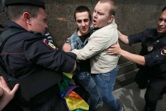 gay love russia protest moscow