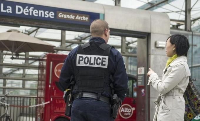 French soldier stabed while in duty in Paris RER