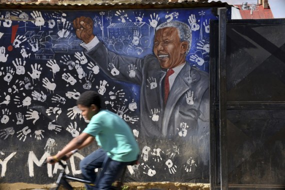 S Africa awaits news on Mandela''s condition