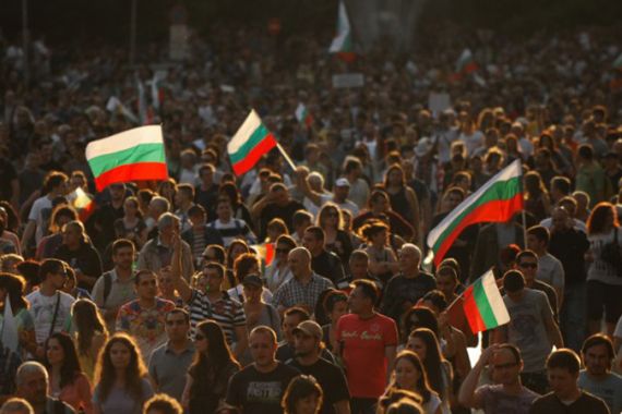 Thousands rally in Bulgaria against new government