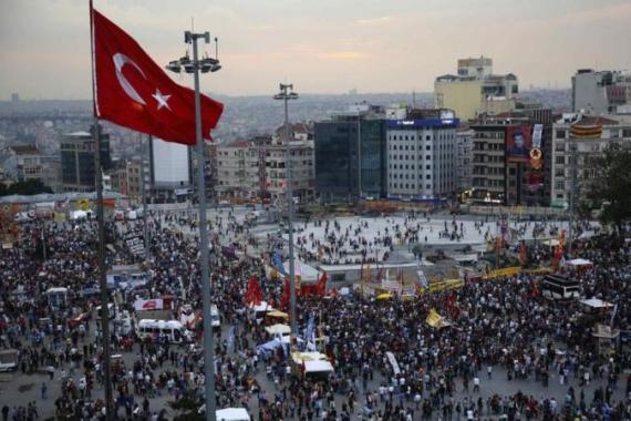 Anti-government protesters gather in Istanbul''s Taksim square