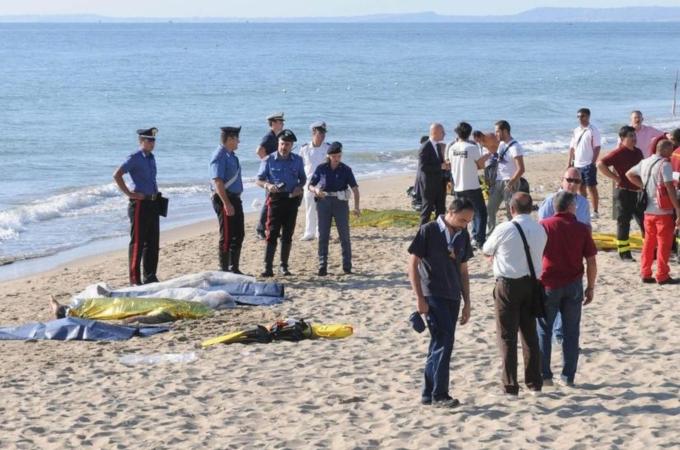 Six migrants die on way to Sicily
