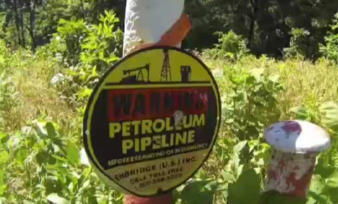 Missouri welcomes oil pipeline despite danger