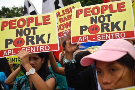 Filipinos Stage Rally Against Misuse Of State Funds