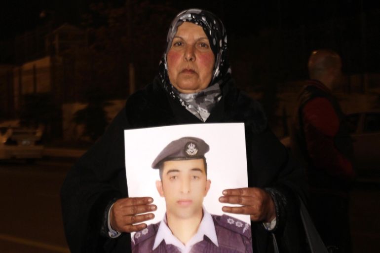 Mother of the Jordanian pilot joins protest for his release