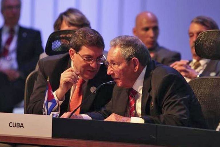 Cuba''s President Castro talks with Cuba''s Foreign Minister Rodriguez during the CELAC summit in San Antonio de Belen in the province of Heredia