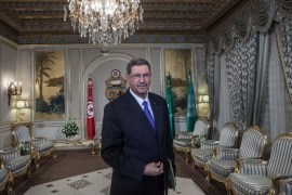 Tunisia PM unveils govt line-up