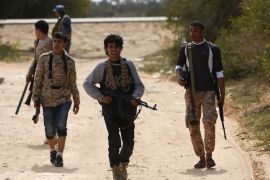 Fighters from Misrata move towards positions of Islamic State militants, near Sirte