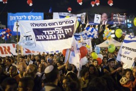 Israelis attend a right-wing rally in Tel Aviv''s Rabin Square [REUTERS]