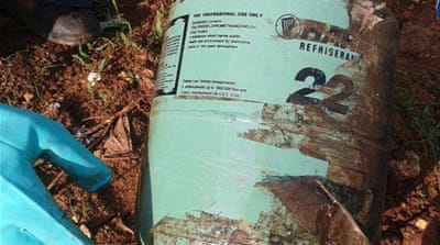 Image of refrigerant canister found by Syria Civil Defence among the remnants of a barrel bomb dropped by Syrian government forces on Binnish on March 24, 2015 [Syrian Civil Defence]