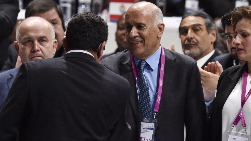 The Palestine and Israel officials shook hands at the Congress [Getty Images]