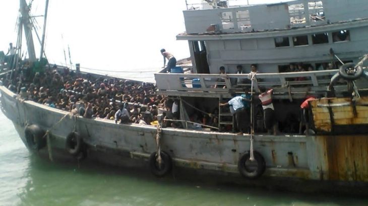 Myanmar''s navy seizes boat with 727 migrants