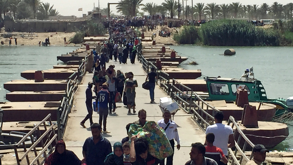 Iraqis have been fleeing Anbar for safe areas in large numbers as Shia units prepare to recapture Ramadi [Zeina Khodr/Al Jazeera]