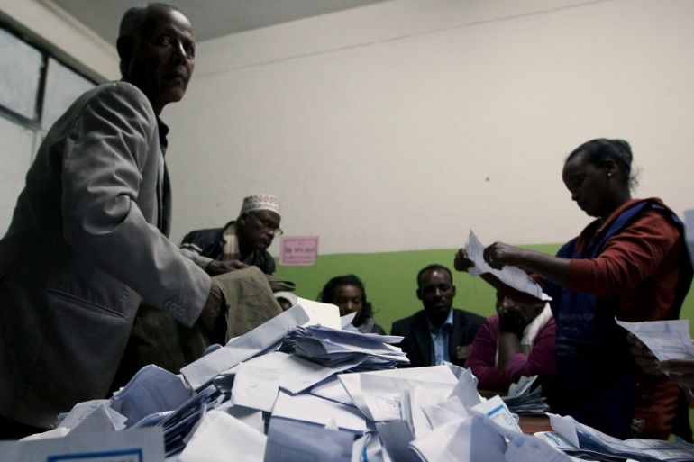 Election officials count votes at the end of the voting exercise in Ethiopia''s capital Addis Ababa
