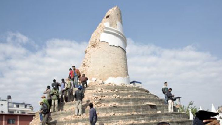 Nepal tower crumbles