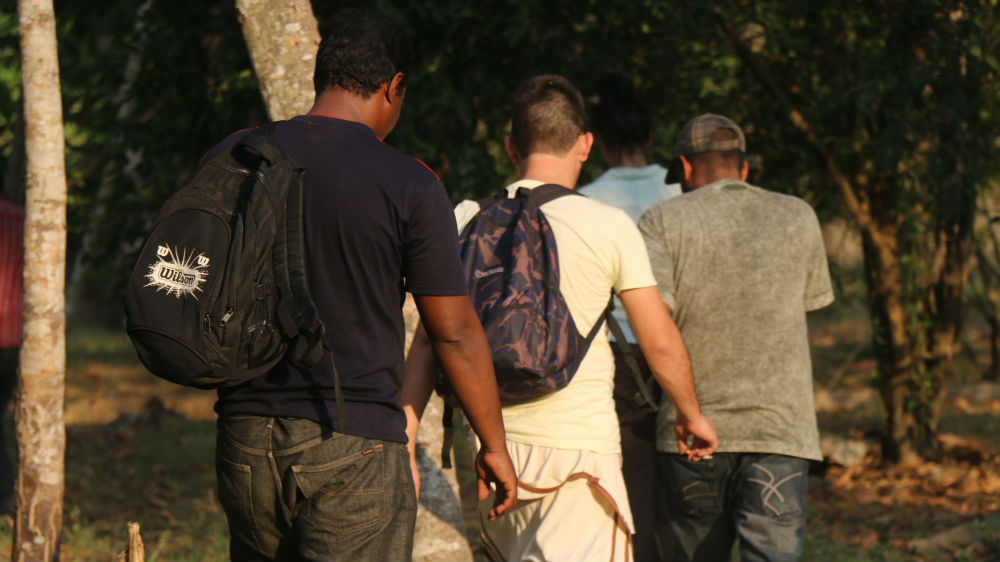 Cuban migrants use back roads to avoid being caught by immigration officials or assaulted by criminals [Amparo Rodriguez/Al Jazeera]