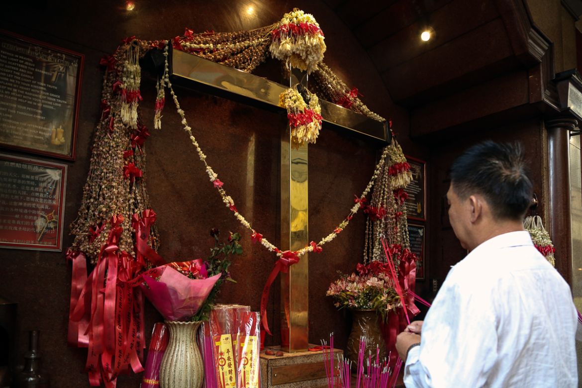 Chinese Filipinos: The ties that bind [Ted Regencia/ Al Jazeera]