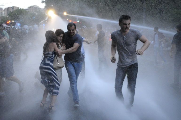 Armenian police use water cannons against protesters