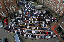 Muslim prayers in London