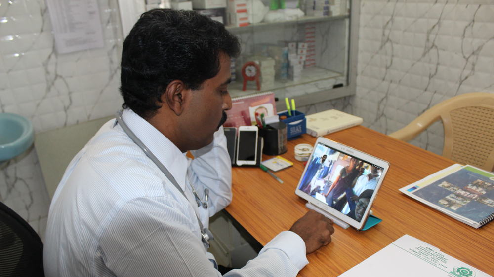 Dr Periyar Lenin treats patients in remote villages [Sandhya Ravishankar/Al Jazeera]