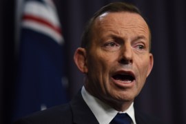 Australian premier relents, agrees to accept Syrian refugees